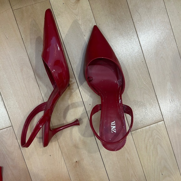 Red kitten heels - Picture 1 of 3